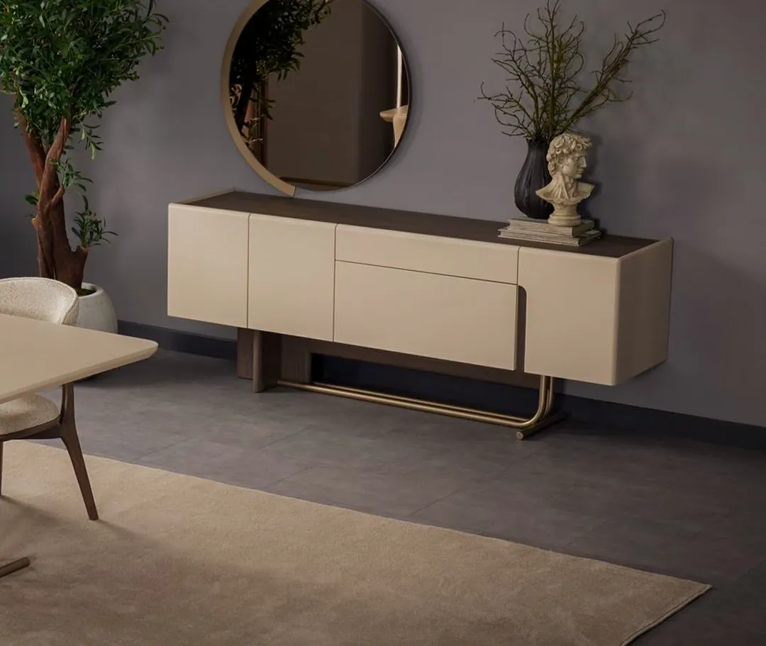 Rosita console with round mirror and sculptural décor